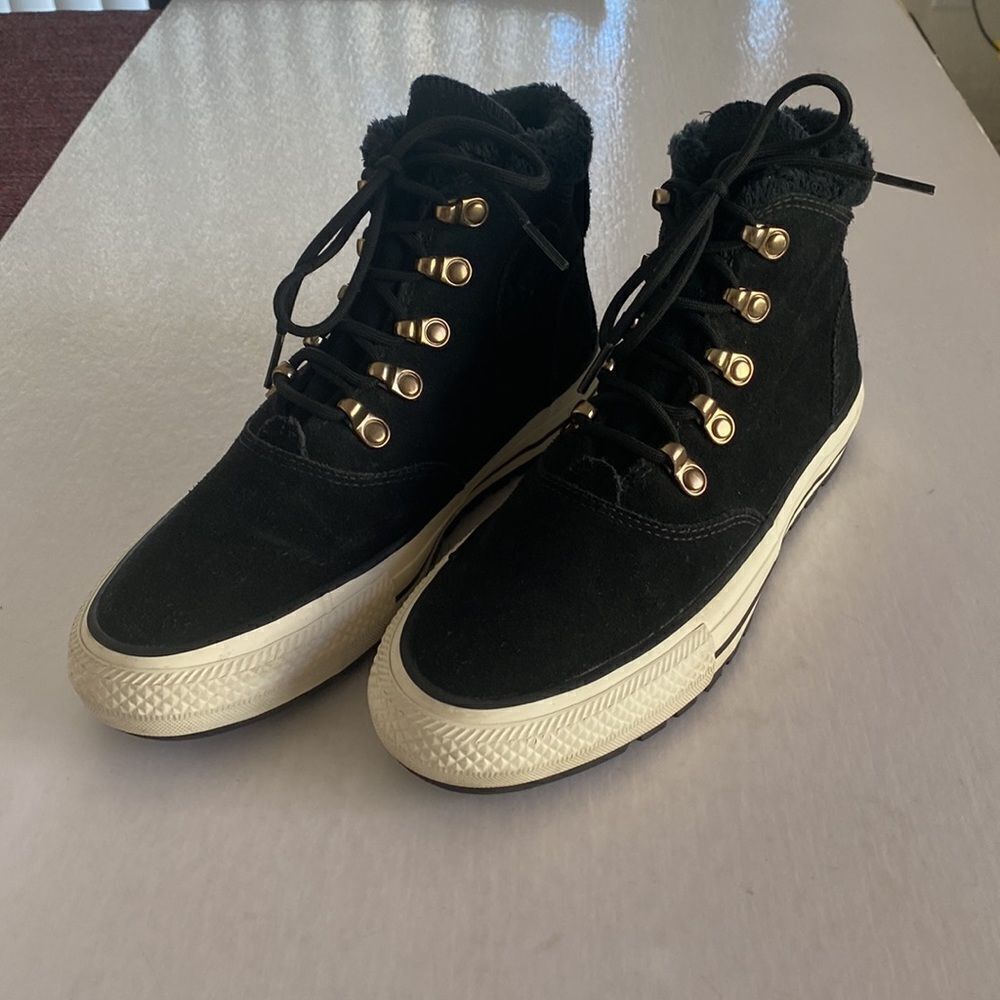 CONVERSE All Star Women’s Black Suede Leather Hi Tops Size 7